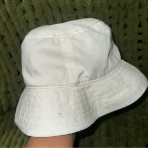 Gucci | Accessories | Authentic White Gucci Bucket Hat Size  display picture 1